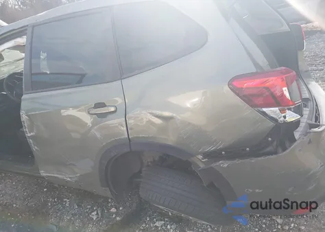 2021 Subaru Forester z USA, uszkodzony, nr VIN JF2SKAAC5MH417429